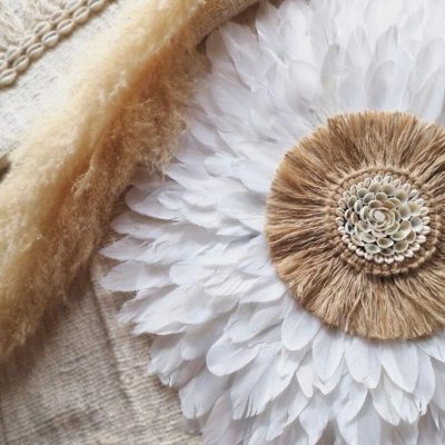 Juju Hat « Fleur de Nusa » – L’éclat d’une fleur sauvage née de l’océan