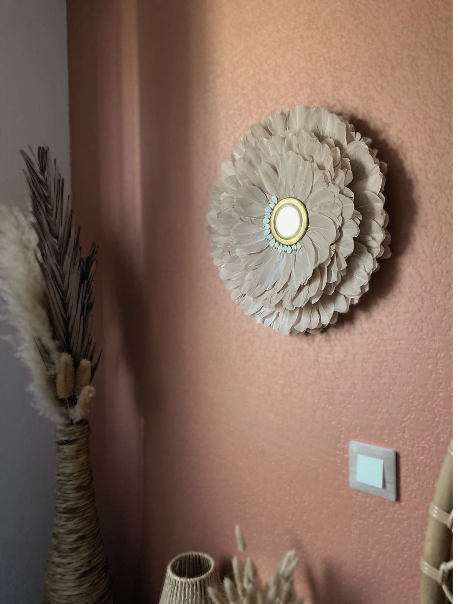 Miroir juju hat coquillages et plumes naturelles couleur beige, décoration murale artisanale